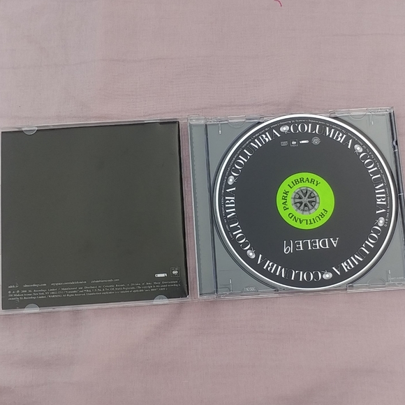 4/$15 🌻 Adele 19 Music CD - Picture 2 of 4